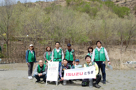 Participants in Ashio reforestation activities